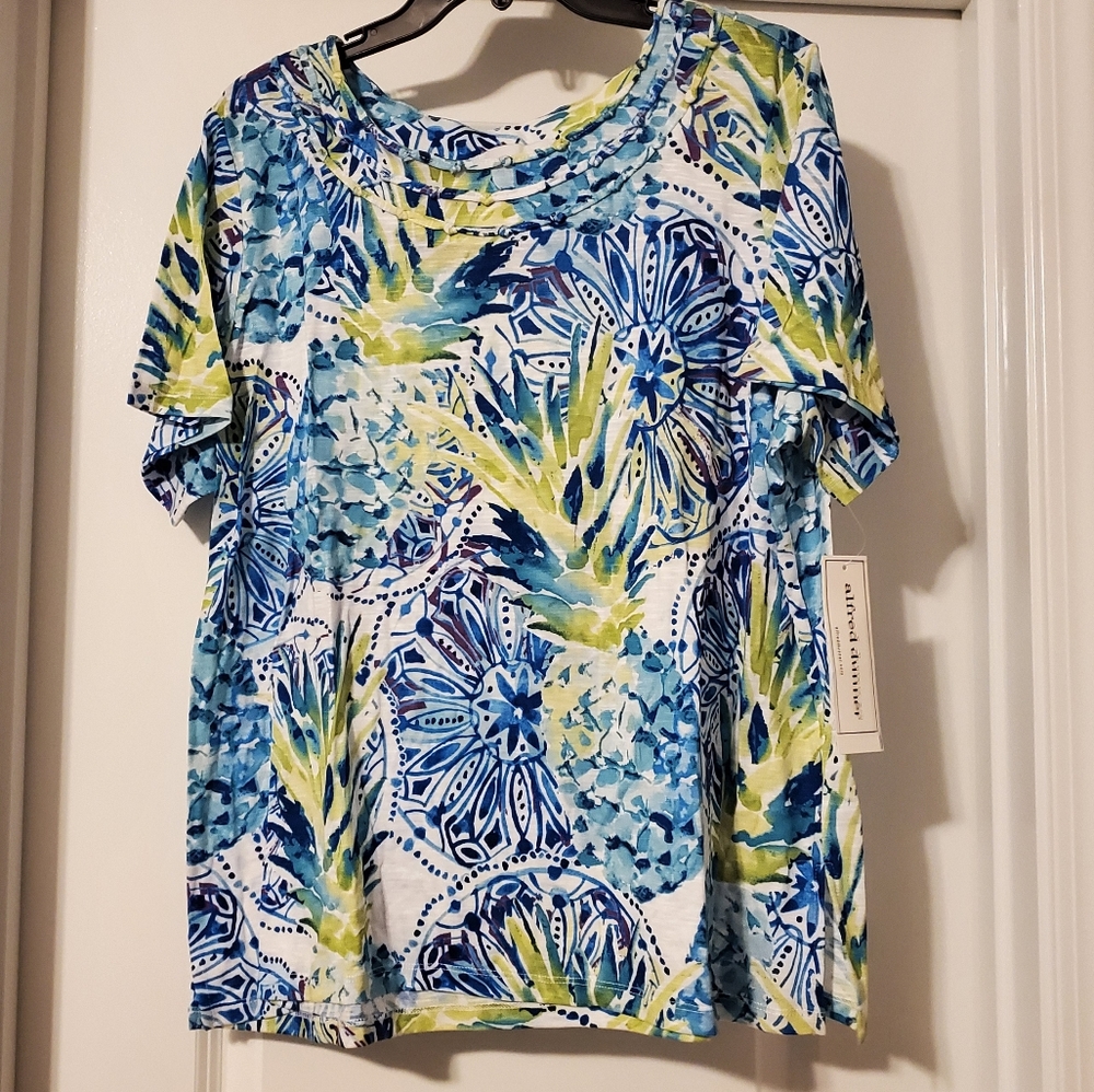 Women's Top